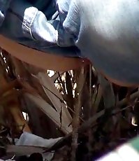 Voyeur fan films women peeing in rushes