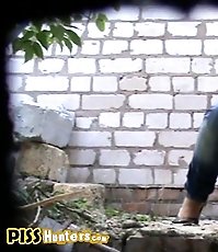 Pissing chick doesn