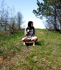 Jet-set hottie caught with panties down and peeing