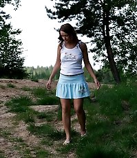 Watch hot redhead with perfectly smooth slit piss