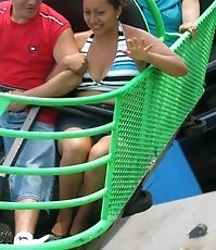 Babe flashed on a ride. Accidental upskirt, in public