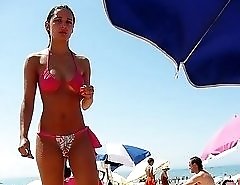 Amateur ass wrapped by sexy bikini