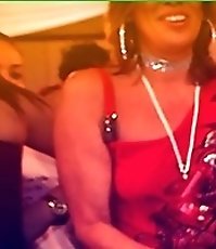 This bride and her friends have thrown a huge banquet party for one last fling