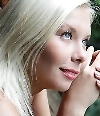 Nude stunning beauty posing for me