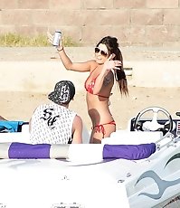 Spying every detail of bikini girls