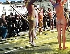 Girls play nude pussies for hunter