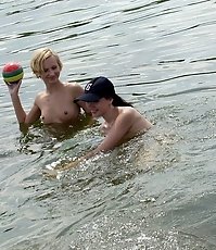 Nakeg chicks rt the nude beach