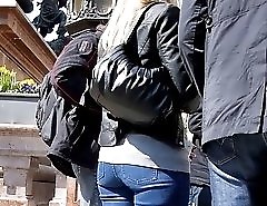 Pretty amateurs wearing sexy jeans