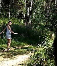 Kinky chick plays with the fountain of her piss