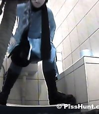 Yummy gushing pussies shot on toilet spy cam
