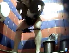 Pussies gushing with hot pee spycammed in close-up