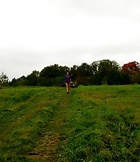 Naughty babe pees alfresco during countryside walk