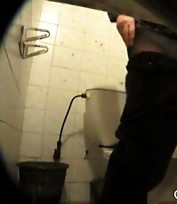 Kinky voyeur spies after hot pissing woman