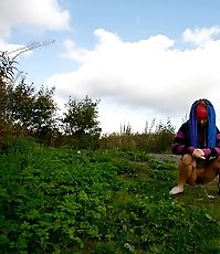 See a yummy skinny lass do the pee-pee alfresco