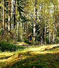 Kinky blonde chick plays with the fountain of her piss