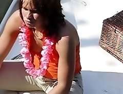 Super stars have their downblouse voyeured