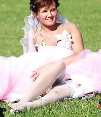 Peeking pussy upskirt of reading gal