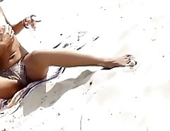 Nakeg chicks rt the nude beach