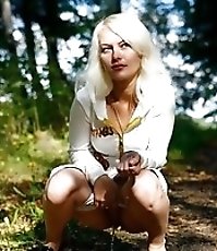 See a nasty blonde teen peeing in the city park
