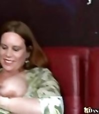 Tanned hottie waits for that warm cum on her face