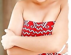 Upskirt slut bares off her titties