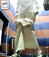 Babes with big tail feathers make water on spy cam