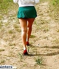 Peeping after a big-ass hottie tinkling outdoors