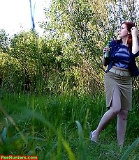 Spying on peeing redhair chubby teen